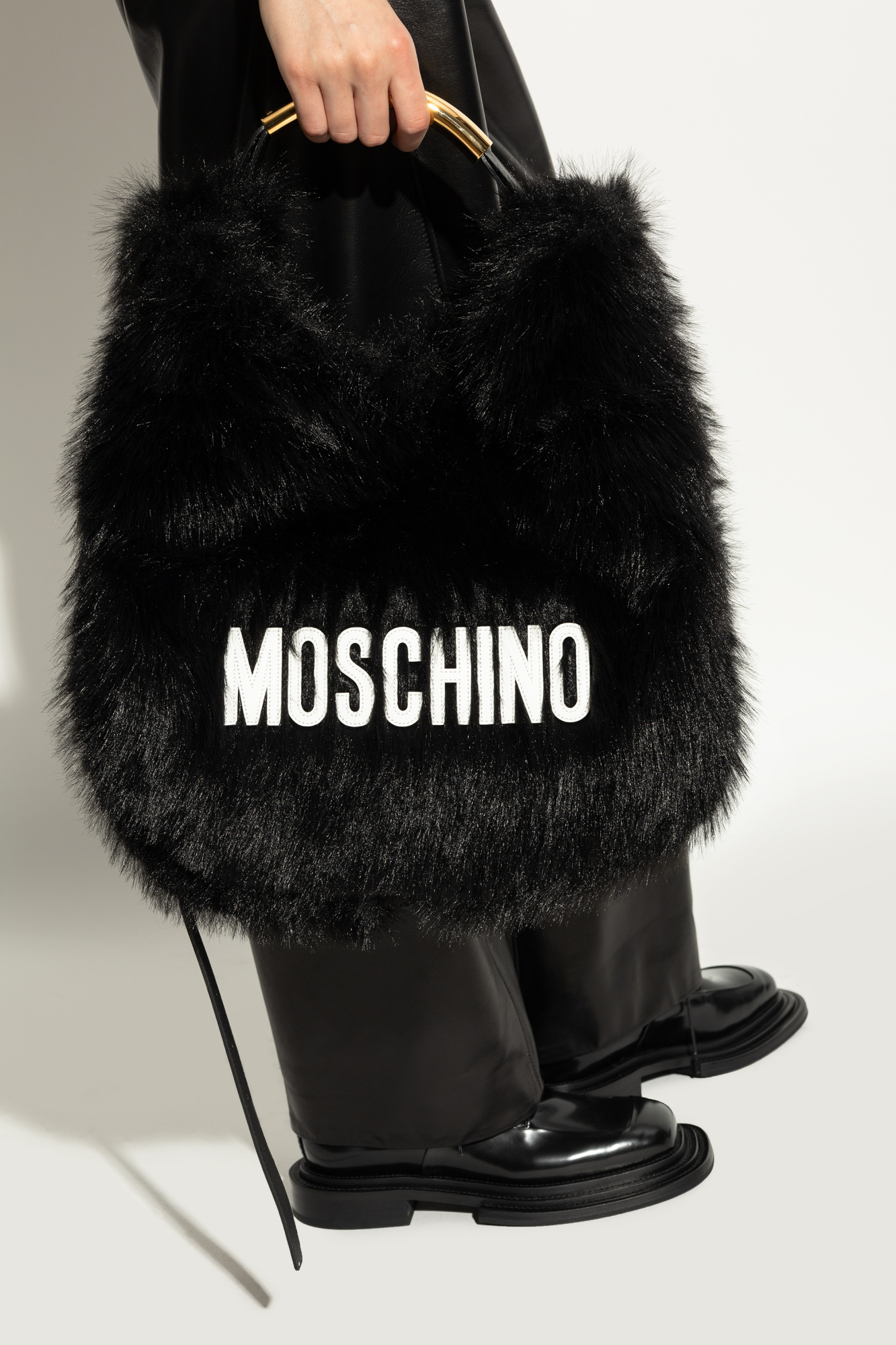 ☆最終SALE☆ MOSCHINO ブラックベルベットバッグ Moschino Black velvet signature cross body bag|A747882111555